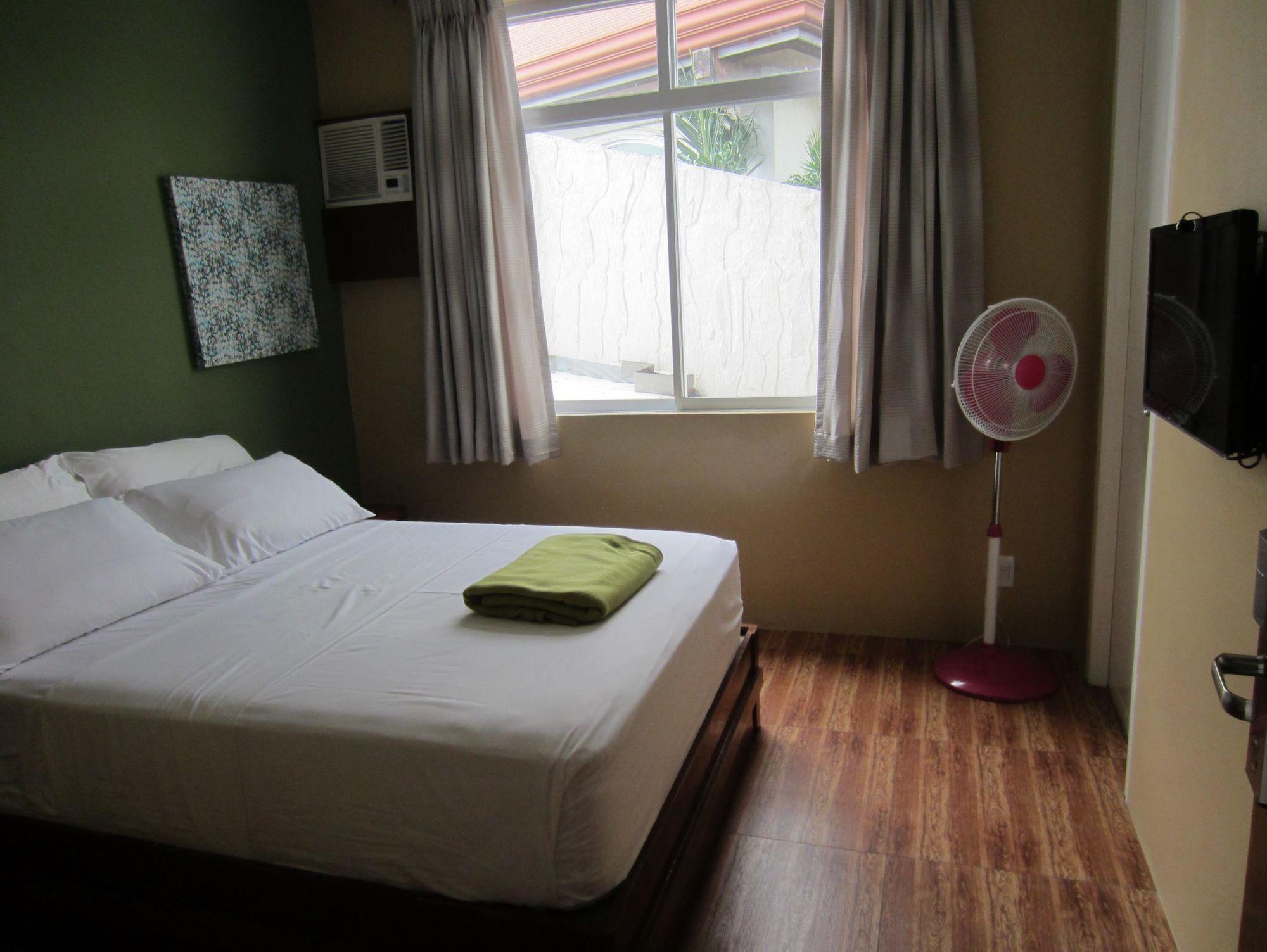 Purple Tree Bed & Breakfast Paranaque City Buitenkant foto